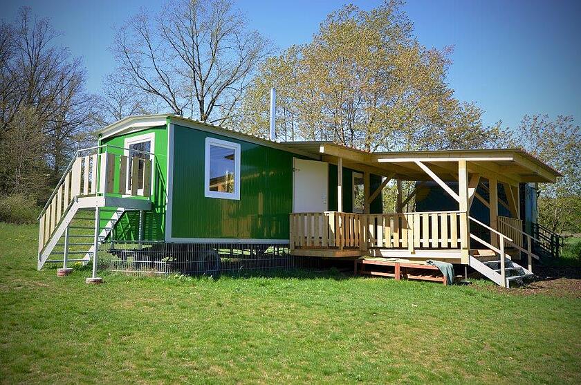 Außenansicht Johanniter-Waldkindergarten in Stefling