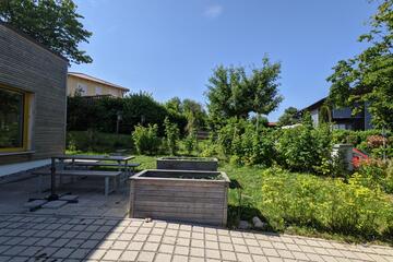 Garten mit Hochbeet Johanniter-Kinderhort Pettendorf