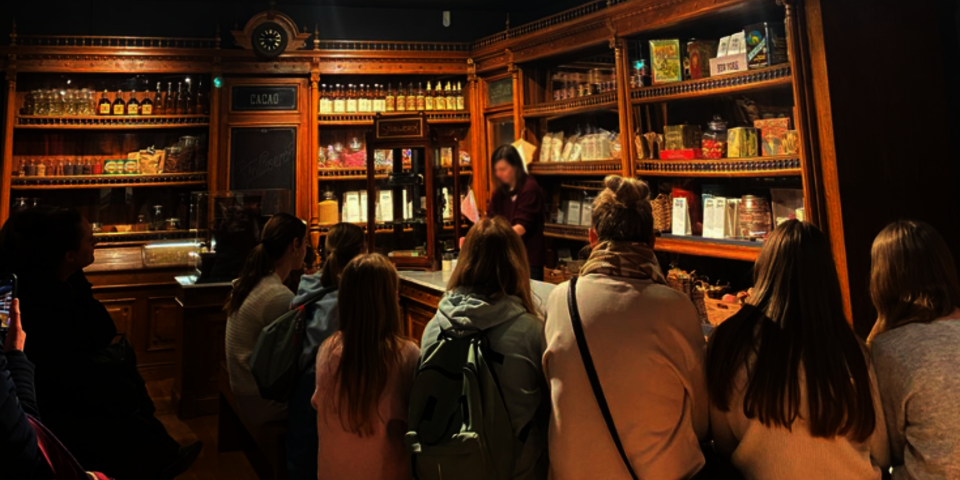 Gäste der Hochwasserhilfe erfahren alles über Schokolade