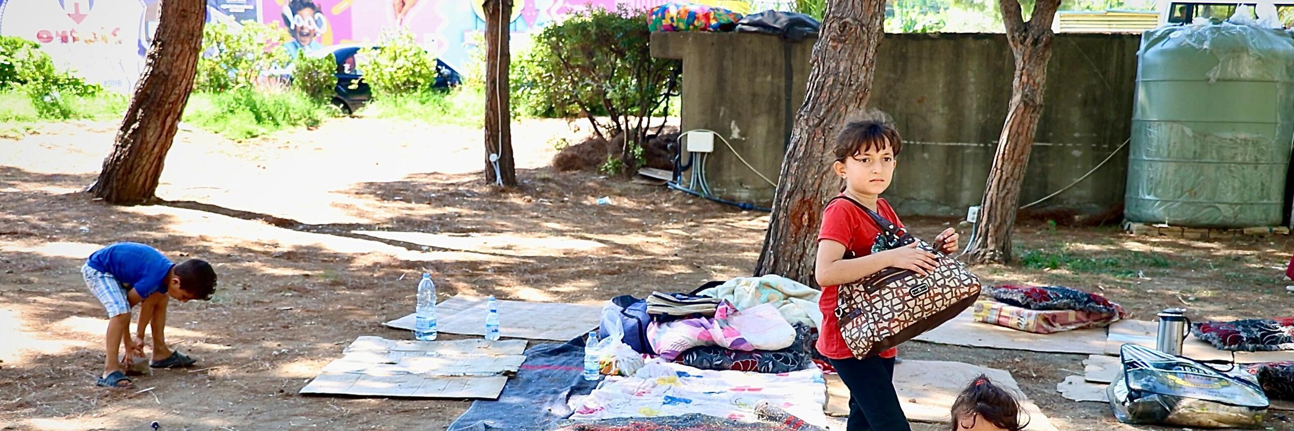 Kinder auf der Flucht vor dem Krieg im Libanon.