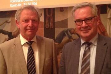 v.l.n.r.: Landesbischof Jochen Bohl, Professor Dirk Syndram ; Quelle: JHG Dresden