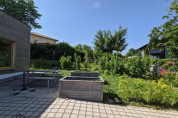 Garten mit Hochbeet Johanniter-Kinderhort Pettendorf