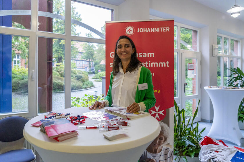 Katrin Ancion-Althaus vom Betreuungsverein Herzogtum Lauenburg sprach mit Interessierten beim Informationstag zur Rechtlichen Betreuung im Amtsgericht Ratzeburg.