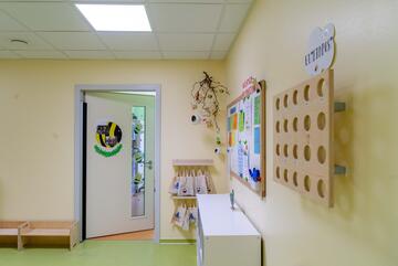 Flur der Johanniter-Kita Seehüpfer mit Elternpost