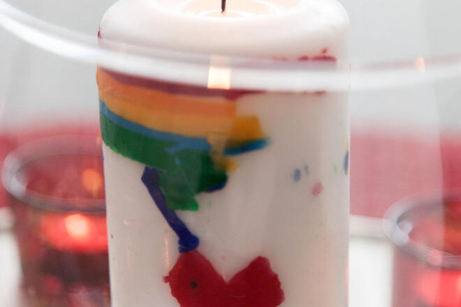 Gebastelte Kerze im Glas