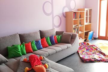 Wohnzimmer Johanniter-Kinderhort "Farbenklecks"