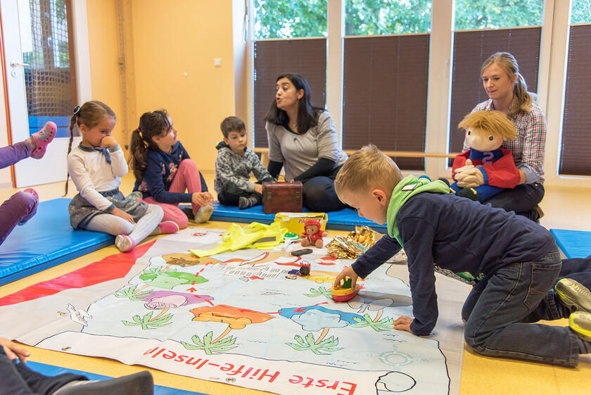 Erste Hilfe als Reise von Insel zu Insel