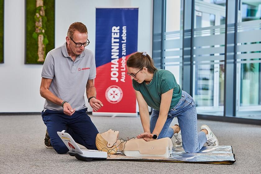 Der Erste-Hilfe-Kurs für Lehrkräfte richtet sich an Lehrerinnen und Lehrer.