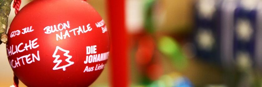 Weihnachten in vielen Sprachen. Die Johanniter helfen jedem Menschen, egal welcher Nationalität.