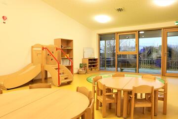 gelber Gruppenraum Johanniter-Kinderkrippe "Turmwichtel"