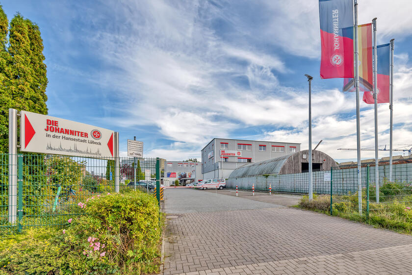 Einfahrt auf das Gelände der Regionalgeschäftsstelle des Regionalverbandes Schleswig-Holstein Süd/Ost