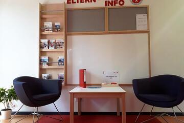 Elterninfo- und Wartebereich Johanniter-Kinderkrippe "Farbpiraten"