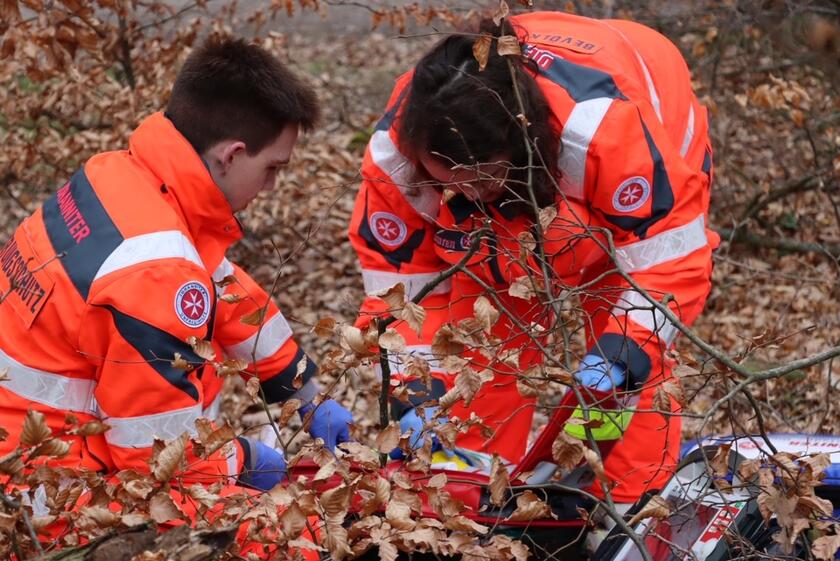 Übung im Ehrenamt, Versorgung von Verletzten im Wald