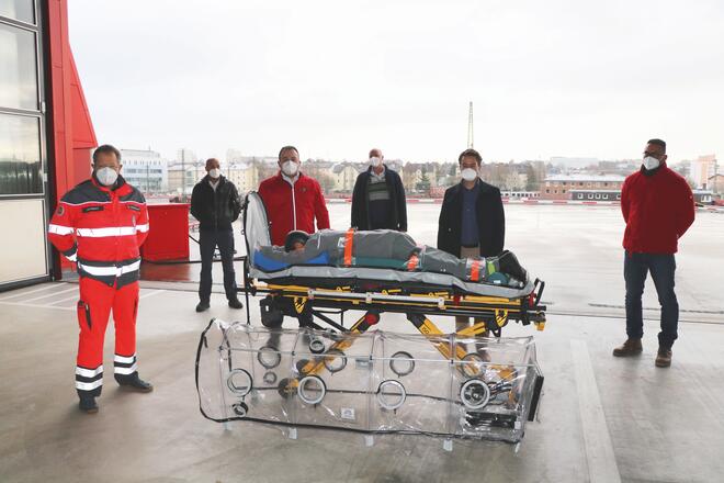 Spezielle Lagerungskissen und Polster von Tapmed für Intensivtransporthubschraubern in Gießen, Reichelsheim (Wetterau) und Rostock, die Verlegungsflüge durchführen.