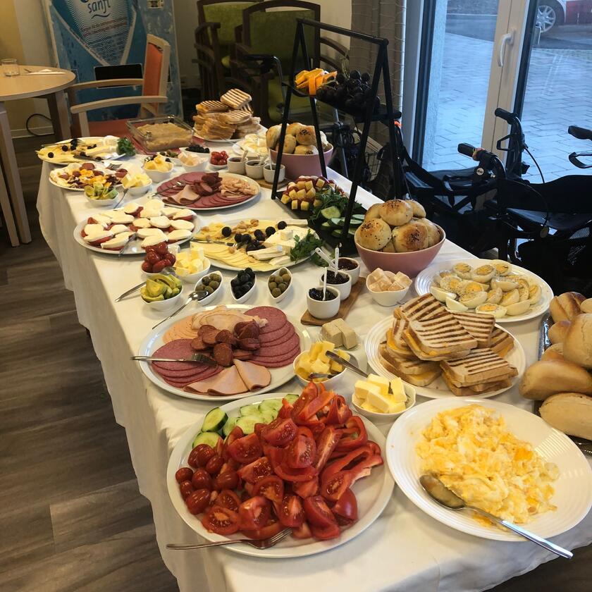 Frühstücksbuffet im Johanniter-Quartier Gersthofen