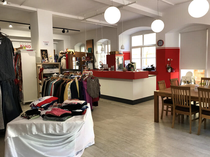 Blick in das Innere des Johanniter-Treffs Schlüsselfeld