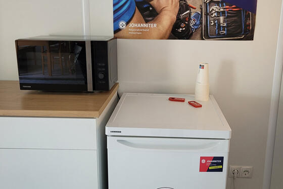 Ausstattung des Johanniter-Handwerkerdorf in Dernau: Aufnahme: Kühlschrank