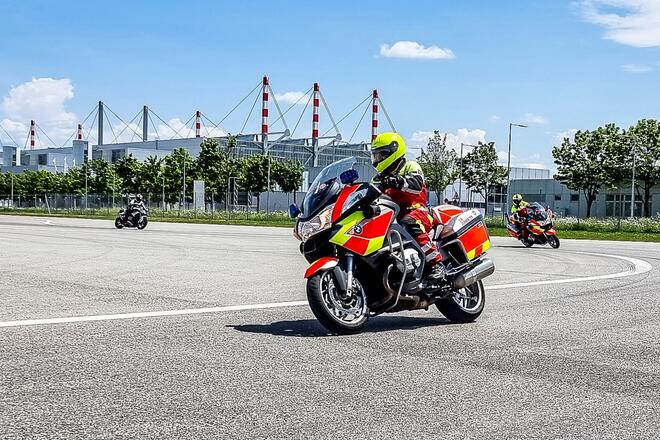 Motorradstaffel der Johanniter beim Einsatztraining