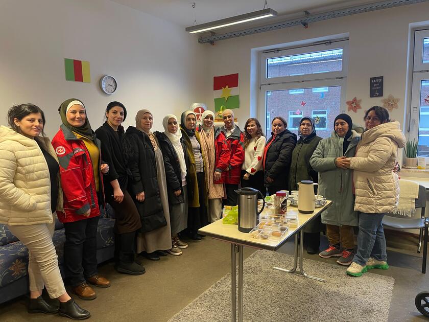 Teilnehmerinnen beim Vortrag Vertrauen ist die Brücke zur Sicherheit zwischen Eltern und Kindern