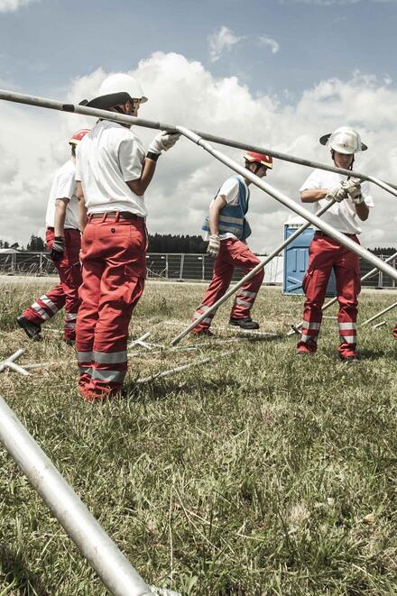 Wenn bei einer Großveranstaltung wie dem Southside Festival etwas passiert, sind die Johanniter vor Ort und leisten erste medizinische Hilfe.