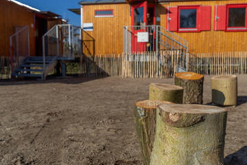 Sitzkreis im Naturkindergarten Oststeinbek der Johanniter.
