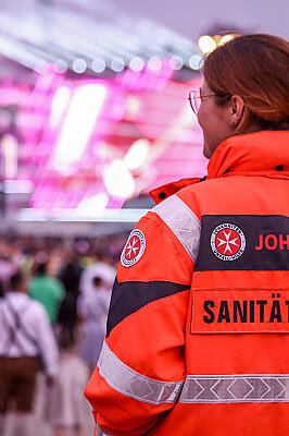 Sanitätsdienst bei einem Konzert.