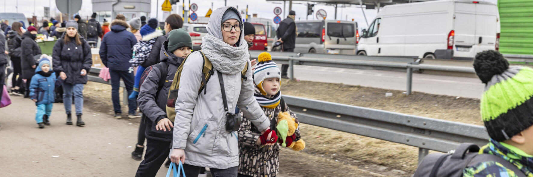 Eine ukrainische Familie auf der Flucht.