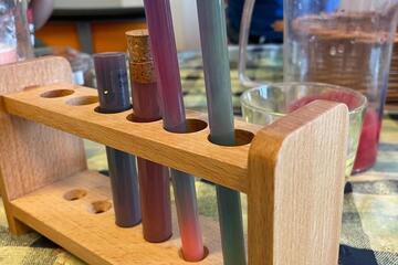 Farbexperiment Johanniter-Kinderhaus bei Conrad Electronic SE