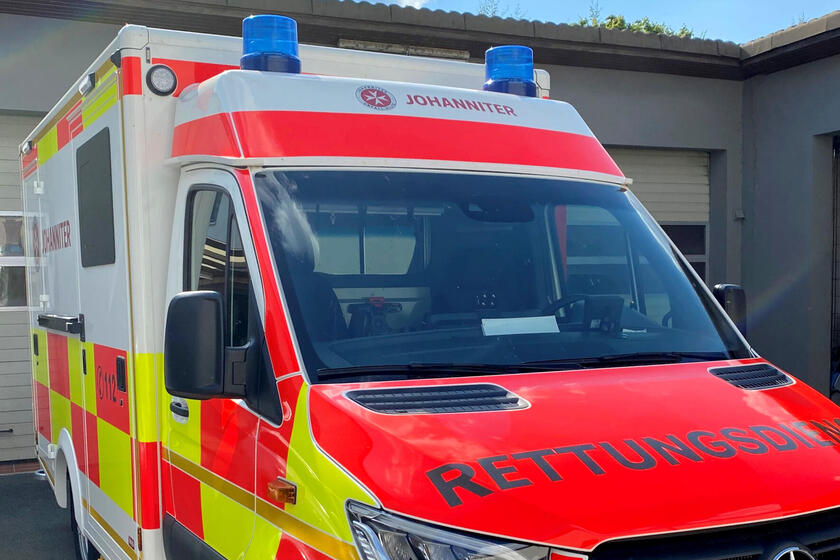 Neuer Rettungswagen für Wache Schlüsselfeld in Dienst gestellt
