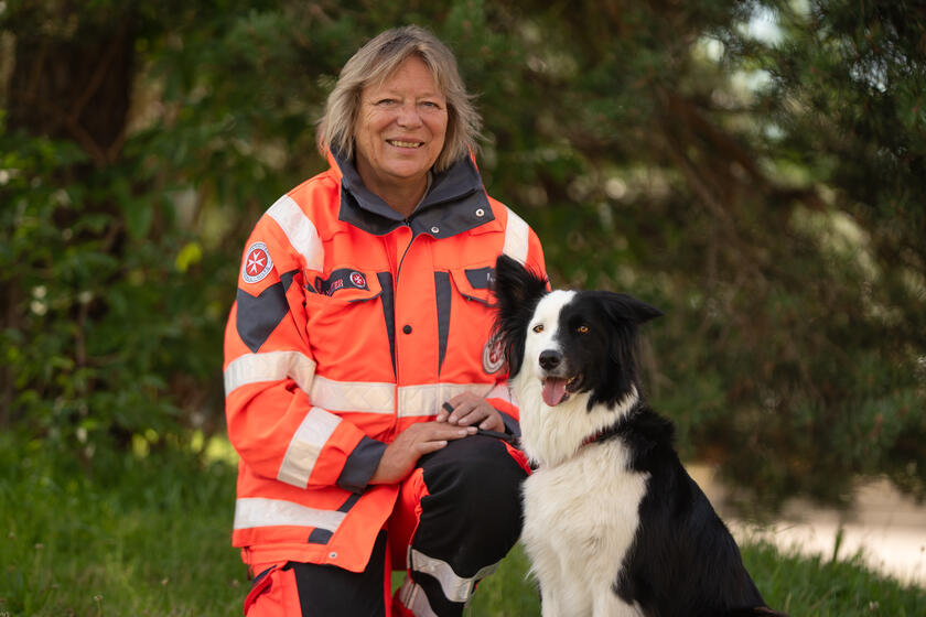 Anke und Bonnie von der Johanniter-Rettungshundestaffel Baden-Karlsruhe
