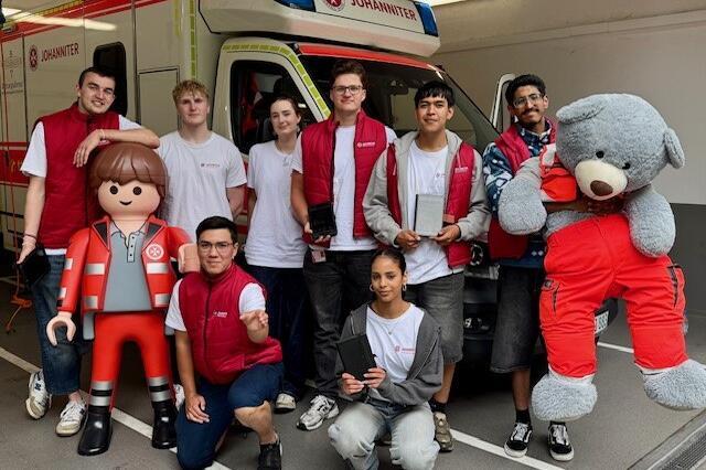 Ein Team der Johanniter wirbt in Wiesbaden um Fördermitglieder