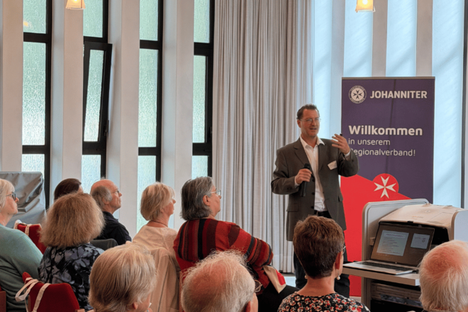 Rechtsanwalt Dr. Wolfgang Buerstedde, Experte für Erbrecht, gab in seinem Vortrag einen verständlichen Überblick über wichtige Aspekte der Testamentsgestaltung