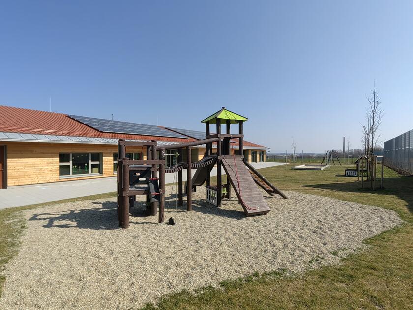 Garten mit Spielplatz Johanniter-Kindergarten "Weitblick"