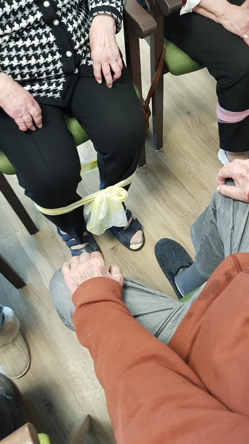 Sitzgymnastik in der Johanniter-Tagespflege Königsbrunn