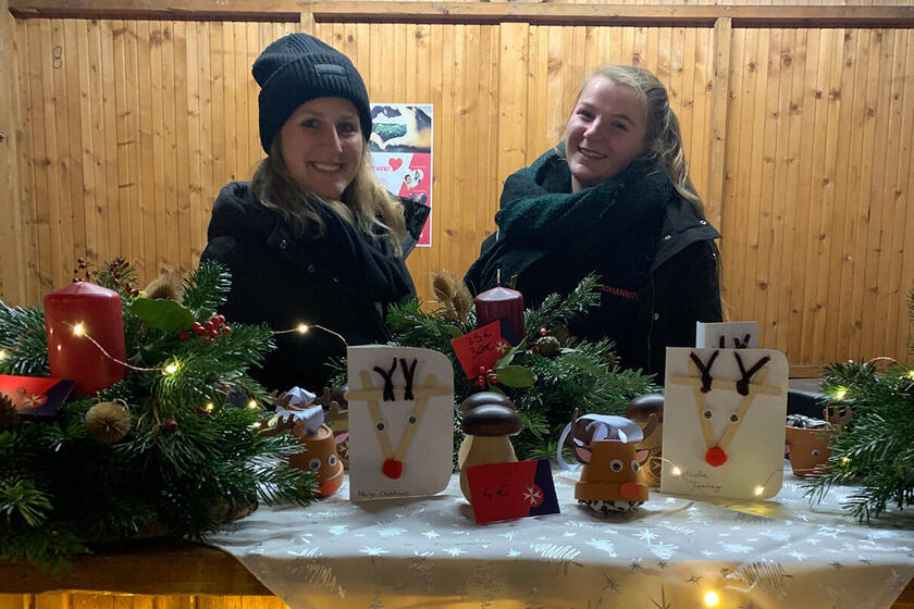 Der Johanniterstand auf dem Weihnachtsmarkt