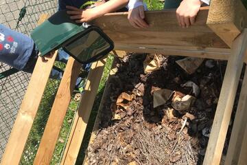Komposterpflege Johanniter-Kinderhaus bei Conrad Electronic SE