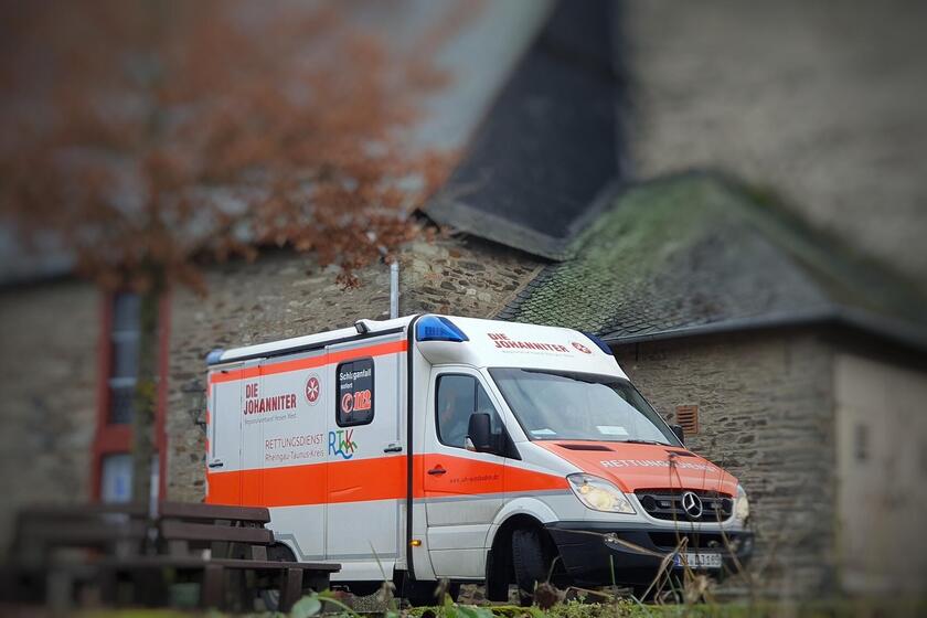 Ein Johanniter-Rettungswagen in Hohenstein.