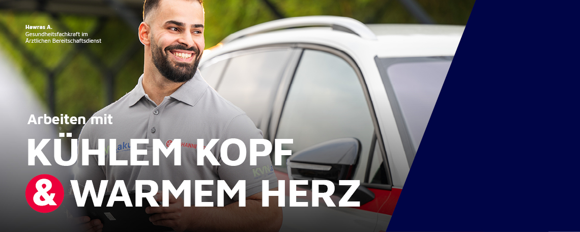 Eine Gesundheitsfachkraft der Johanniter steht auf einem Parkplatz.