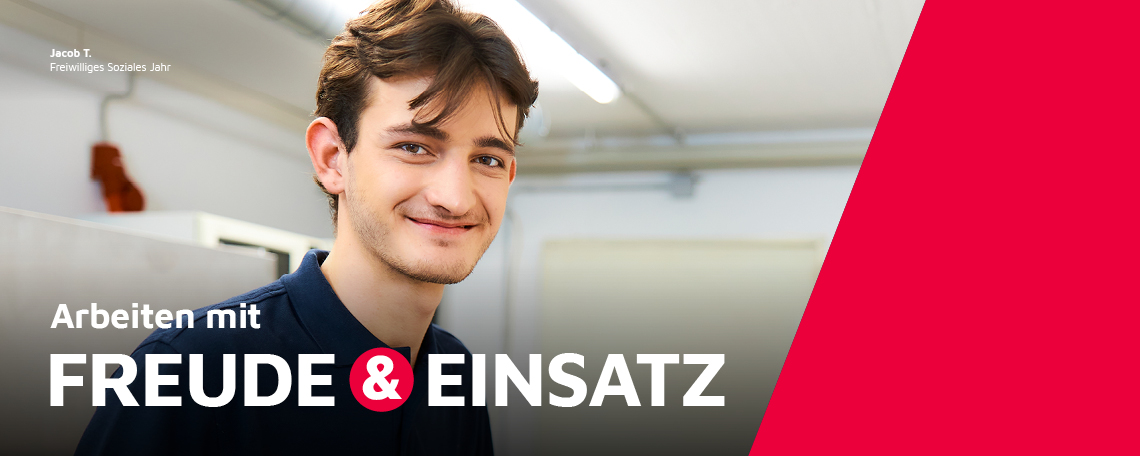 Ein Freiwilligendienstleistender bei den Johannitern.