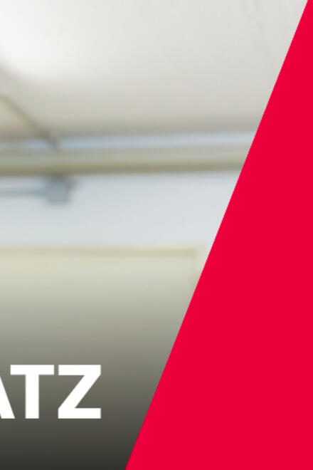 Ein Freiwilligendienstleistender bei den Johannitern.